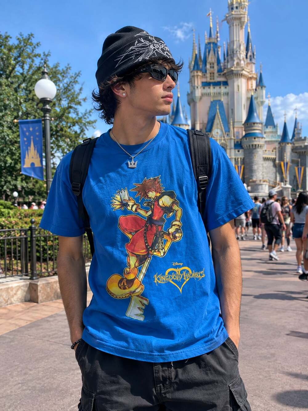 Kingdom Hearts Mens T-Shirt -Disney Sora Sitting On Giant Key